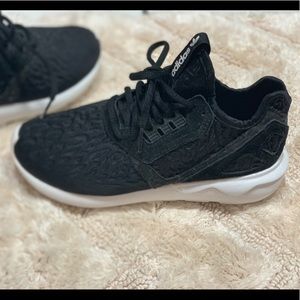 Adidas Tubular